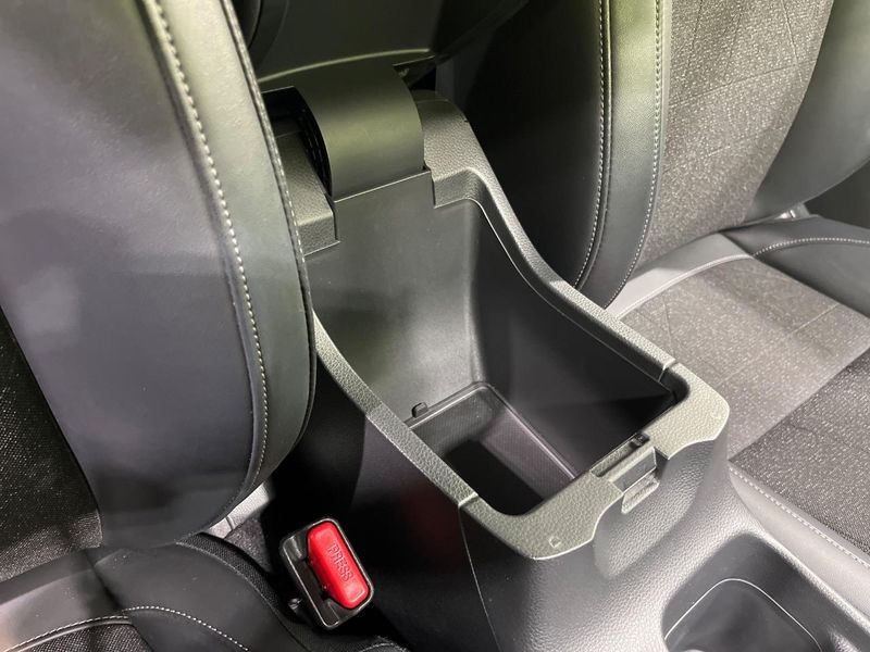 2022 Honda Vezel 6AA-RV5 (UW-6a9cdb730e85c)[24]