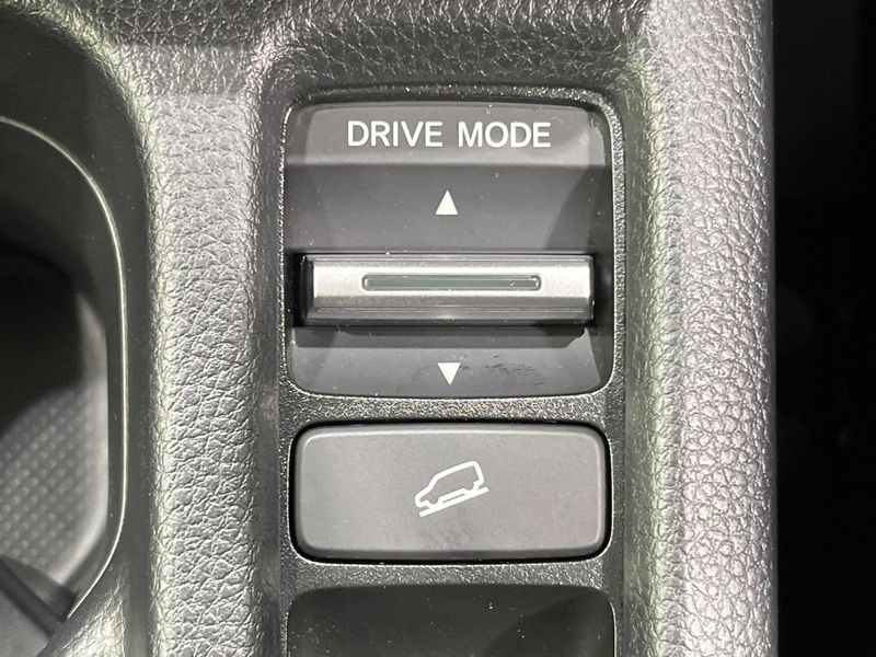 2022 Honda Vezel 6AA-RV5 (UW-6a9cdb730e85c)[21]