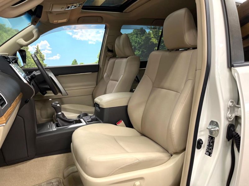 2022 Toyota Land Cruiser Prado 3BA-TRJ150W (UW-6a9cdba968c8b)[6]