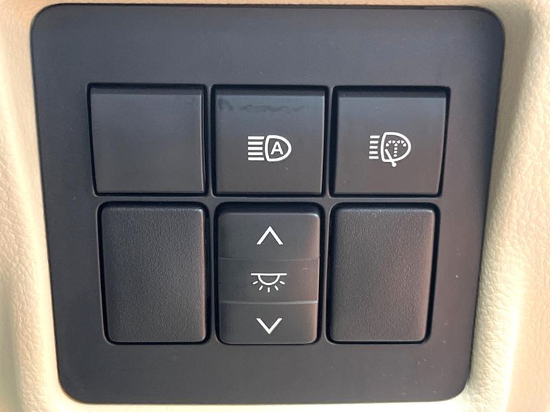 2023 Toyota Land Cruiser Prado 3BA-TRJ150W (UW-6a9cdbaf21ecc)[29]