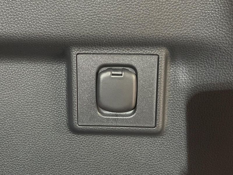 2025 Toyota Land Cruiser 250 3BA-TRJ250W (UW-6a9cdbb439560)[18]