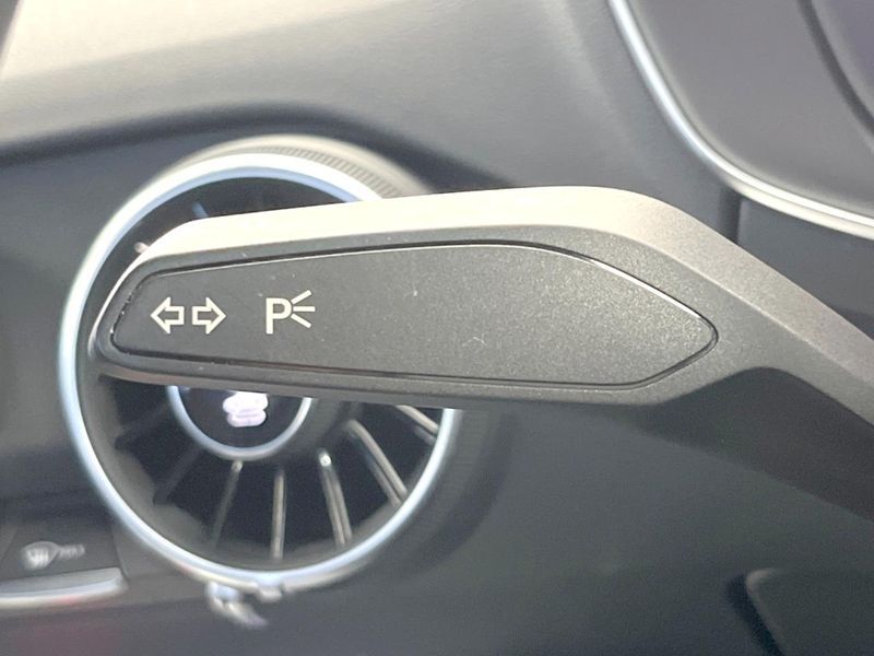 2016 Audi TT Coupe ABA-FVCHHF (UW-6a9cdbb7d6e2b)[22]