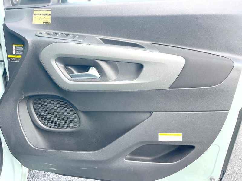 2020 Citroen Berlingo 3DA-K9CYH01 (UW-6a9cdbcbd7344)[16]
