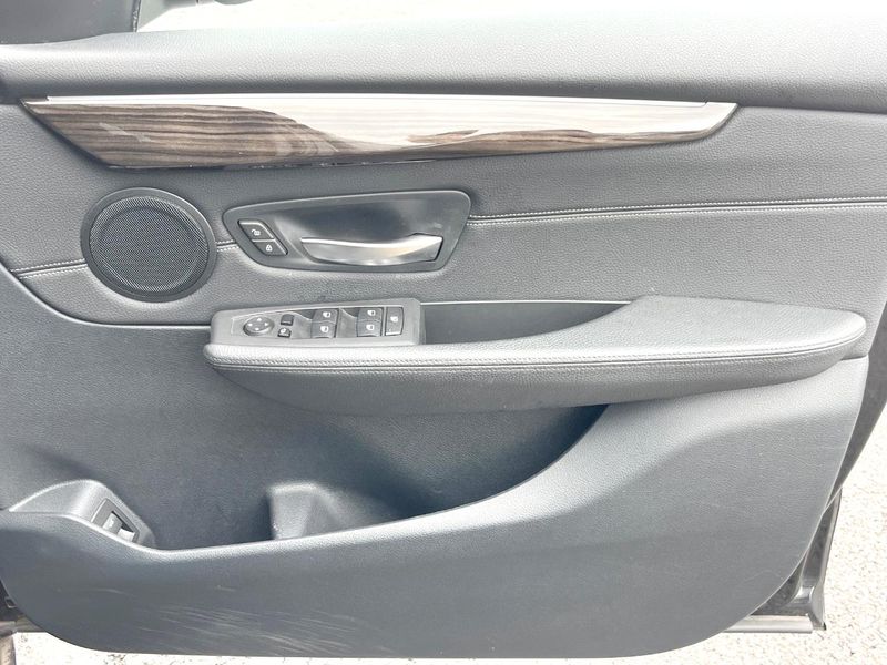 2017 BMW 2 Series LDA-2E20 (UW-6a9cdbd49c050)[23]