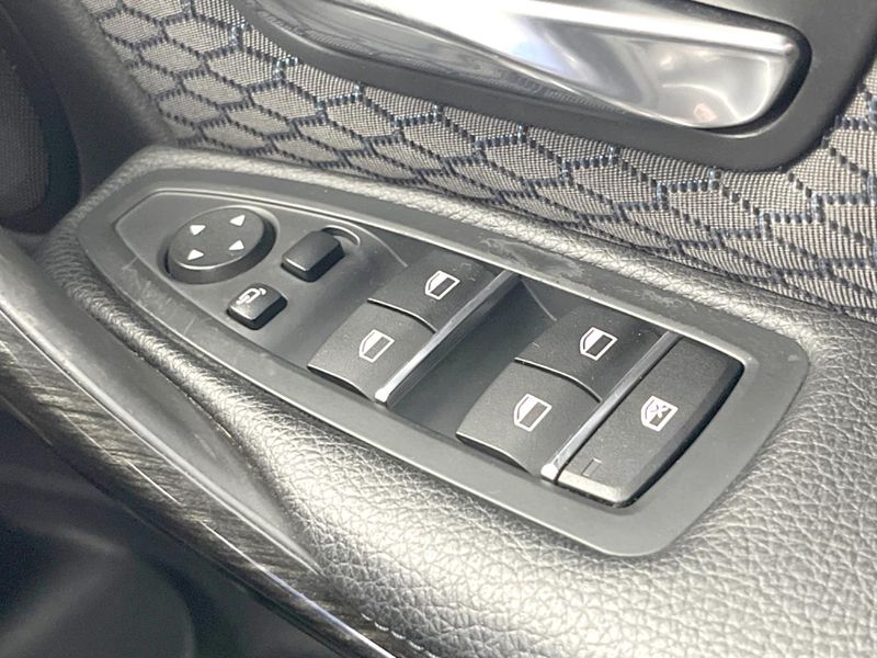 2018 BMW 3 Series DBA-8A20 (UW-6a9cdbd7b70e5)[29]