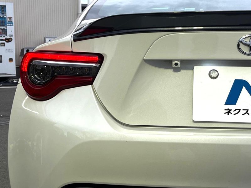 2017 Toyota 86 DBA-ZN6 (UW-6a9cdbfbda348)[25]