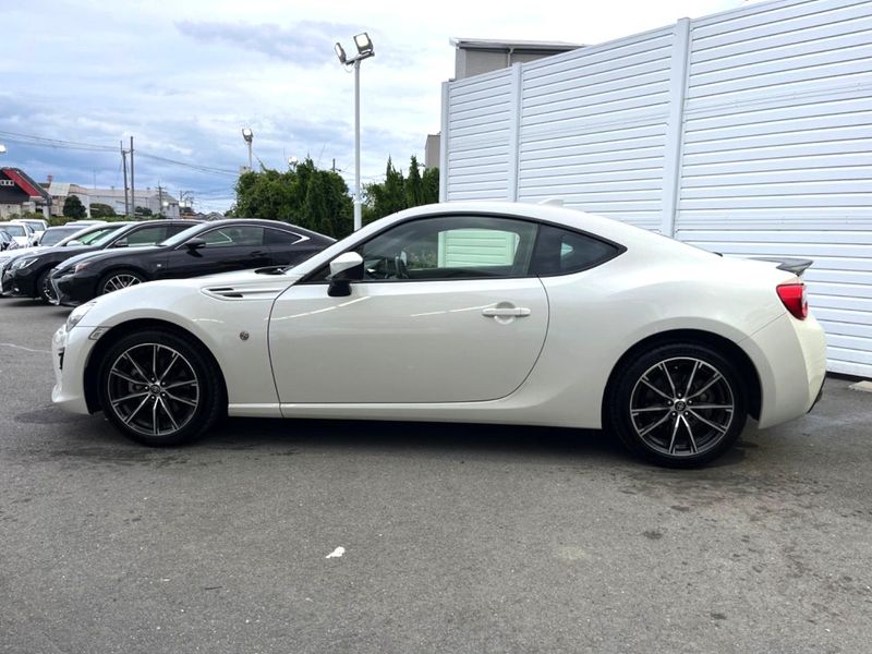 2017 Toyota 86 DBA-ZN6 (UW-6a9cdbfbda348)[17]