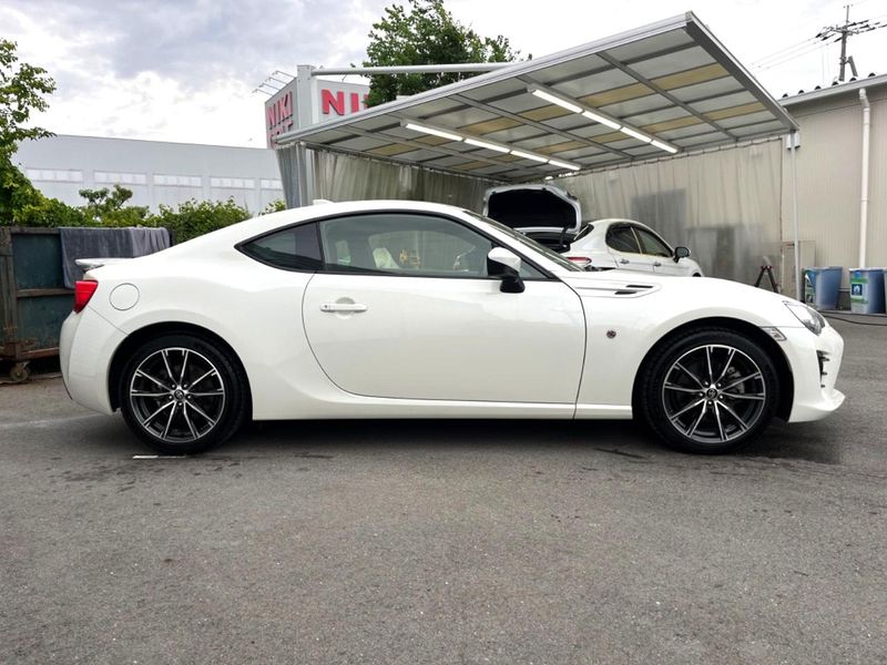 2017 Toyota 86 DBA-ZN6 (UW-6a9cdbfbda348)[29]