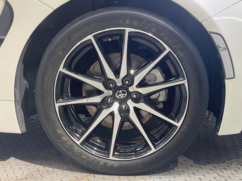 2023 Toyota GR86 3BA-ZN8 (UW-6a9cdbff02d44)[11]