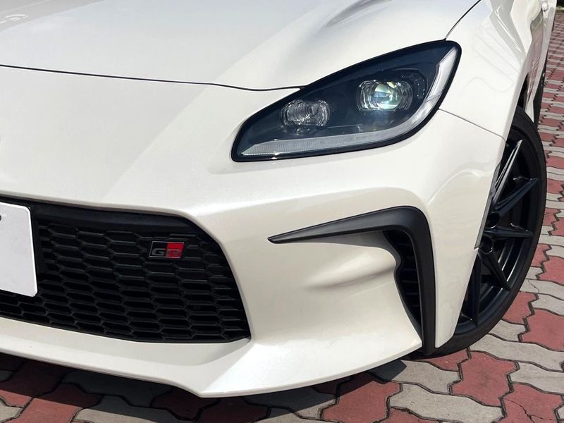 2024 Toyota GR86 3BA-ZN8 (UW-6a9cdbff35c24)[14]