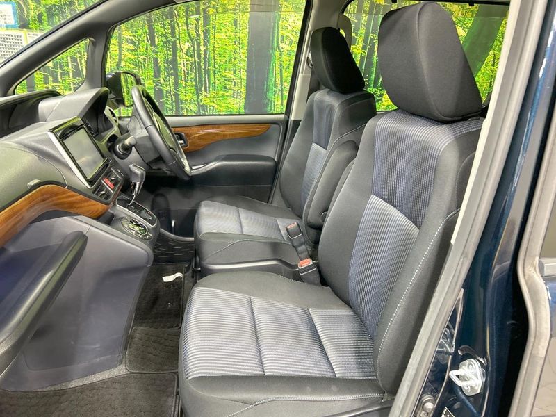 2014 Toyota Voxy DBA-ZRR80W (UW-6a9cdc02aa951)[19]