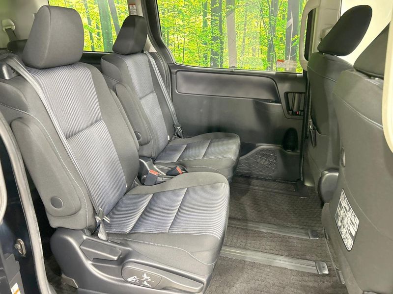 2014 Toyota Voxy DBA-ZRR80W (UW-6a9cdc02aa951)[23]