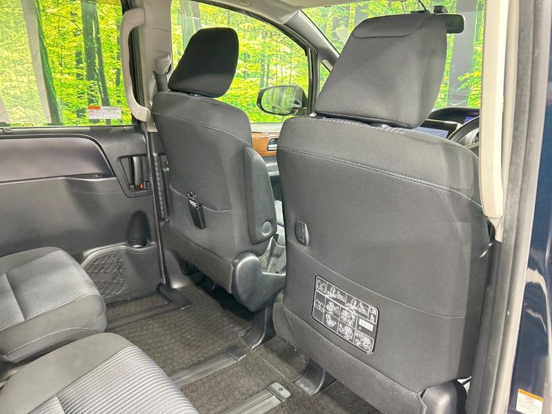 2014 Toyota Voxy DBA-ZRR80W (UW-6a9cdc02aa951)[24]