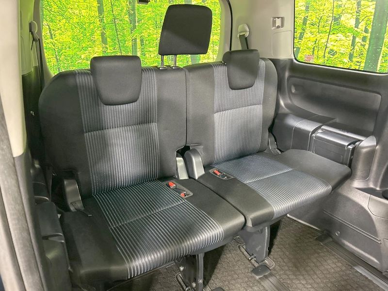 2014 Toyota Voxy DBA-ZRR80W (UW-6a9cdc02aa951)[22]