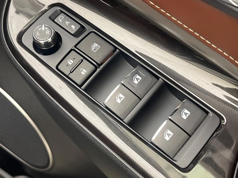 2019 Toyota Harrier DBA-ZSU60W (UW-6a9cdc1907c8d)[19]
