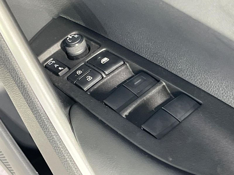 2024 Toyota Corolla Cross 6AA-ZVG13 (UW-6a9cdc1badb6e)[25]