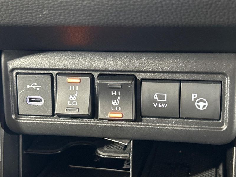 2024 Toyota Corolla Cross 6AA-ZVG13 (UW-6a9cdc201301e)[26]