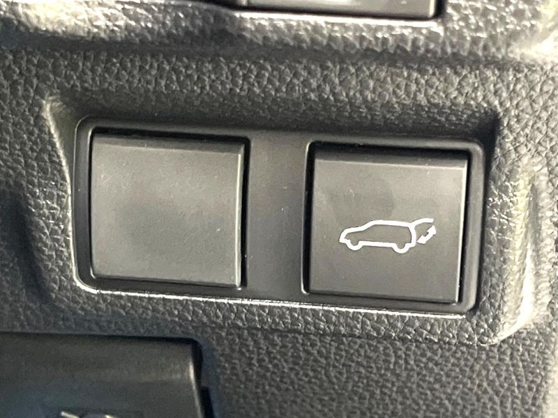 2025 Toyota Corolla Cross 6AA-ZVG13 (UW-6a9cdc22d7430)[9]