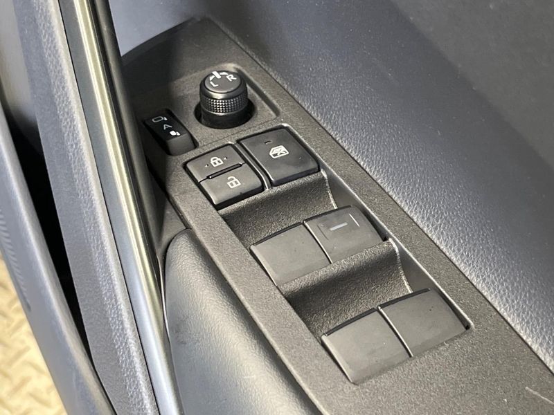 2026 Toyota Corolla Cross 6AA-ZVG13 (UW-6a9cdc241789f)[23]