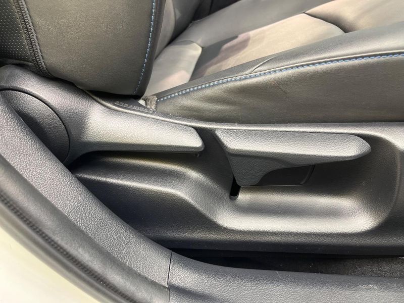 2016 Toyota Prius DAA-ZVW50 (UW-6a9cdc2d3d68c)[18]