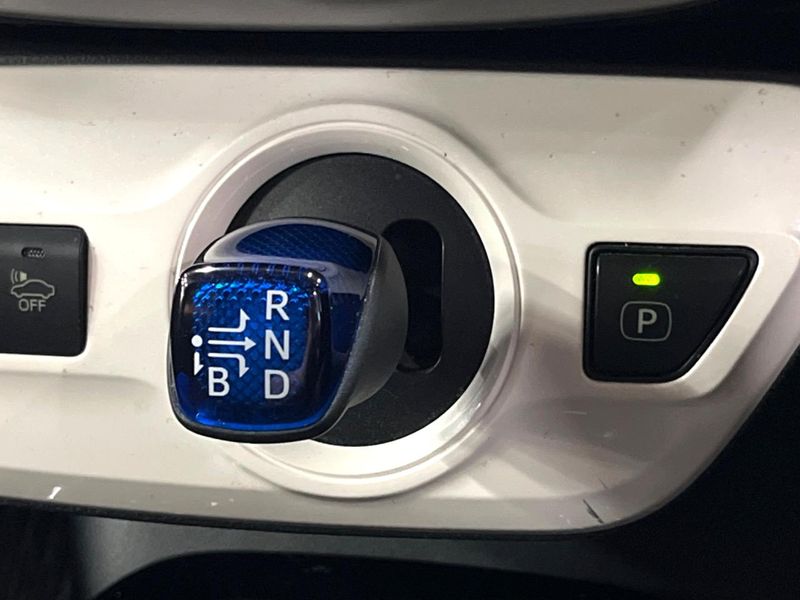 2017 Toyota Prius DAA-ZVW50 (UW-6a9cdc2fe352e)[26]