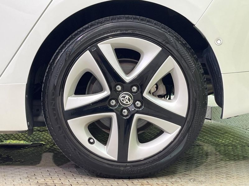 2017 Toyota Prius DAA-ZVW51 (UW-6a9cdc39b4410)[19]