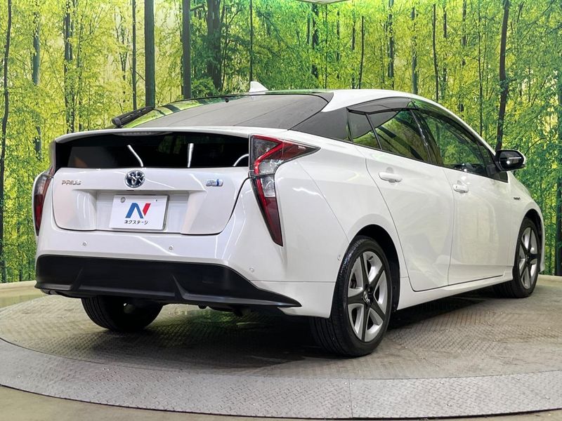 2017 Toyota Prius DAA-ZVW51 (UW-6a9cdc39b4410)[6]