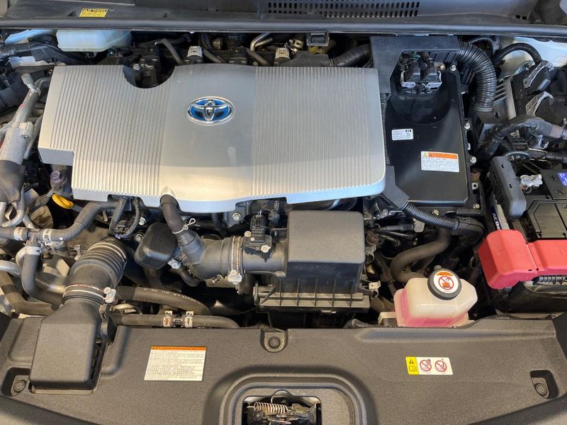 2017 Toyota Prius PHV DLA-ZVW52 (UW-6a9cdc3b46ef5)[4]