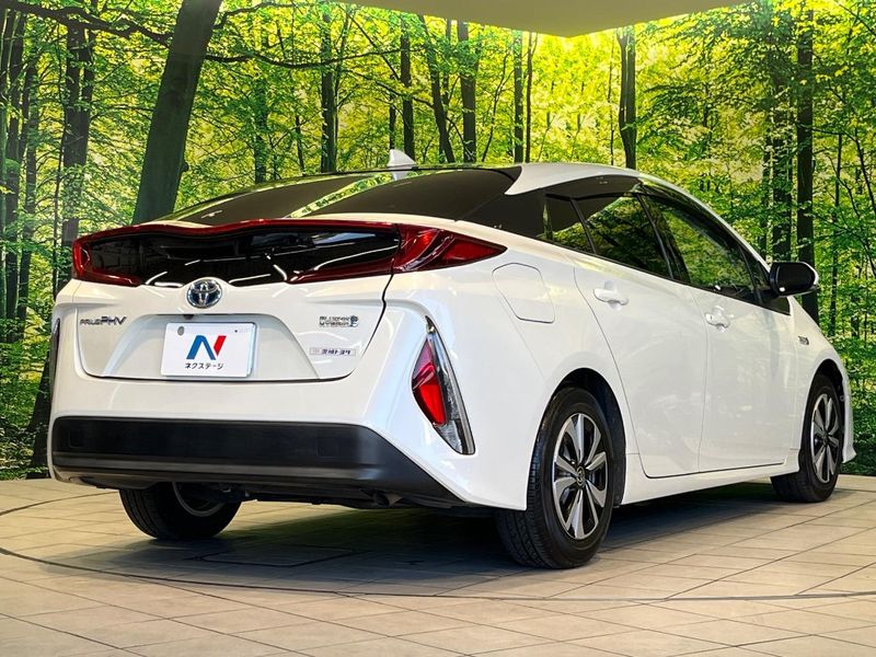 2017 Toyota Prius PHV DLA-ZVW52 (UW-6a9cdc3b46ef5)[10]