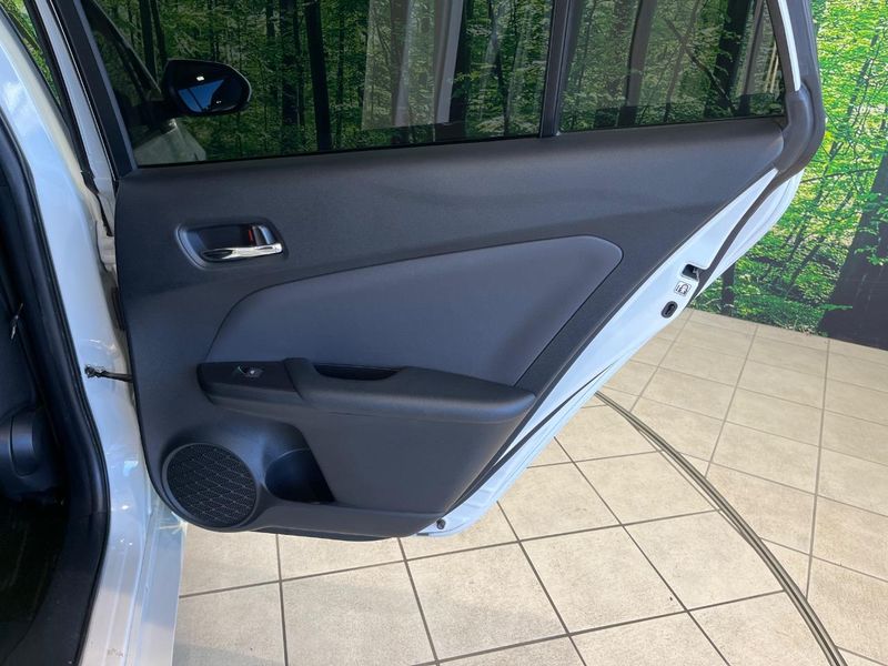 2017 Toyota Prius PHV DLA-ZVW52 (UW-6a9cdc3b46ef5)[15]