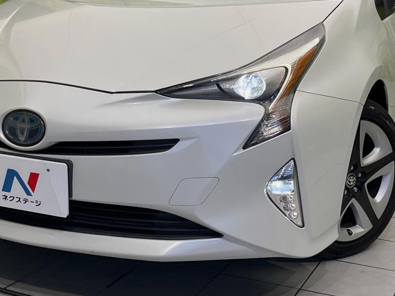 2016 Toyota Prius DAA-ZVW55 (UW-6a9cdc3d180e7)[15]