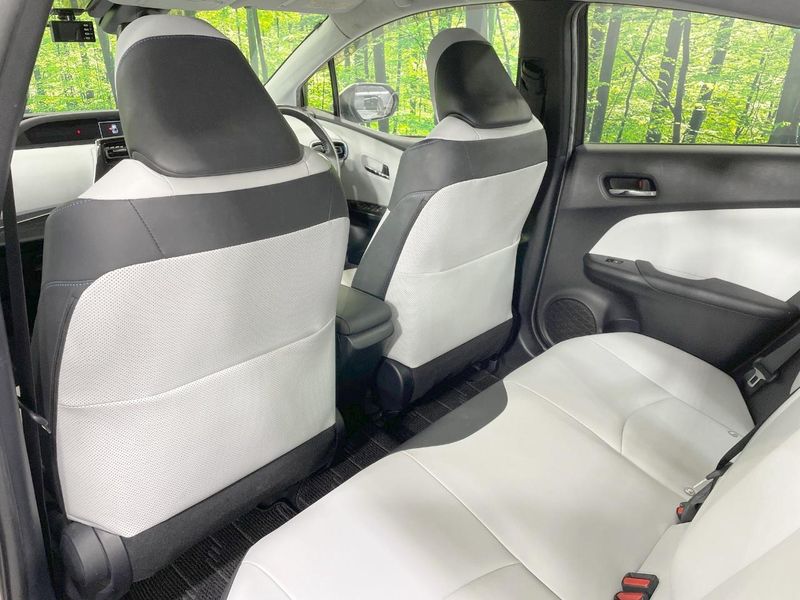 2016 Toyota Prius DAA-ZVW55 (UW-6a9cdc3d26f3c)[17]