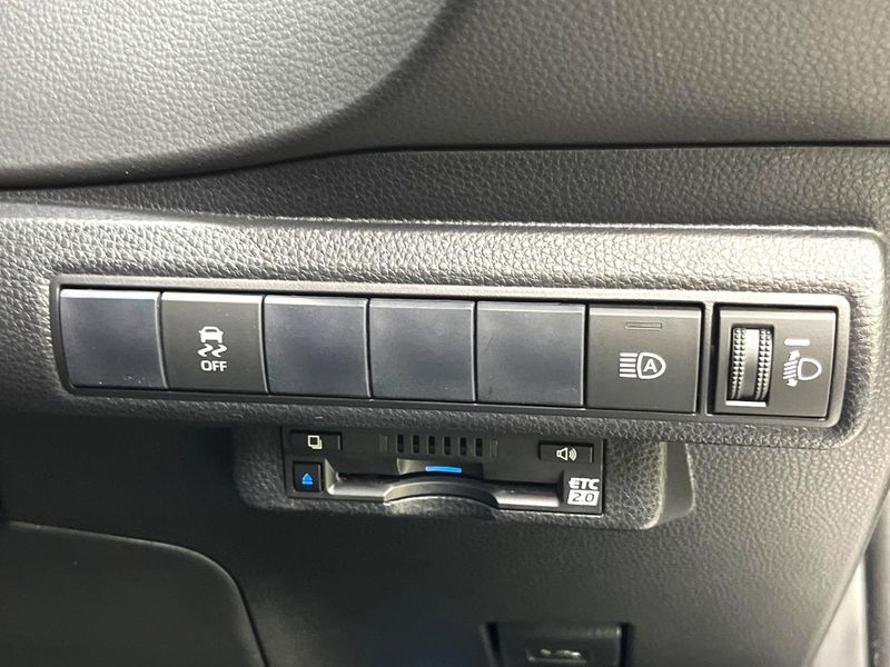 2019 Toyota Corolla Touring 6AA-ZWE211W (UW-6a9cdc409bc65)[7]