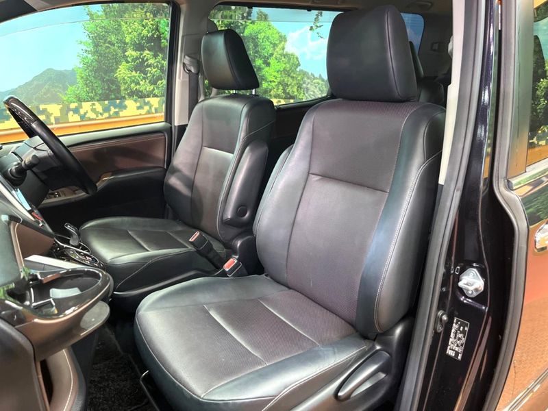 2015 Toyota Esquire DAA-ZWR80G (UW-6a9cdc450aa92)[12]