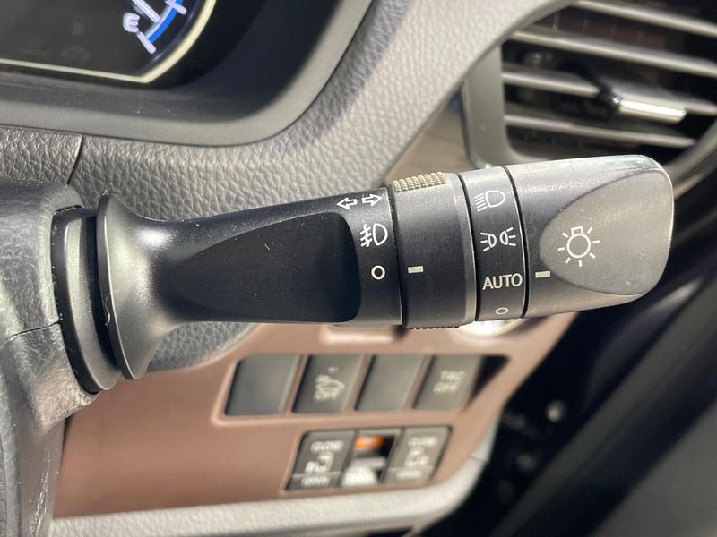 2015 Toyota Esquire DAA-ZWR80G (UW-6a9cdc451dda7)[14]