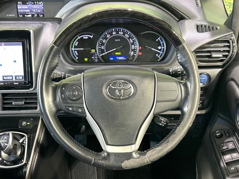 2016 Toyota Esquire DAA-ZWR80G (UW-6a9cdc4709ba6)[29]