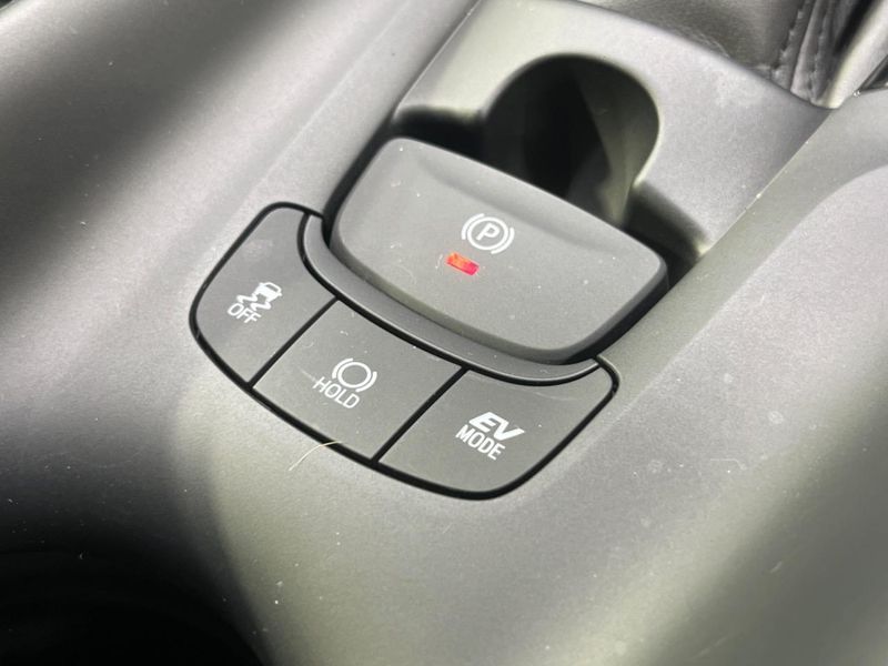2018 Toyota C-HR DAA-ZYX10 (UW-6a9cdc5f91131)[16]