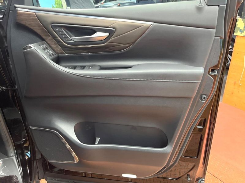 2025 Toyota Alphard Hybrid 6AA-AAHH40W (UW-6a9e2984b5479)[28]