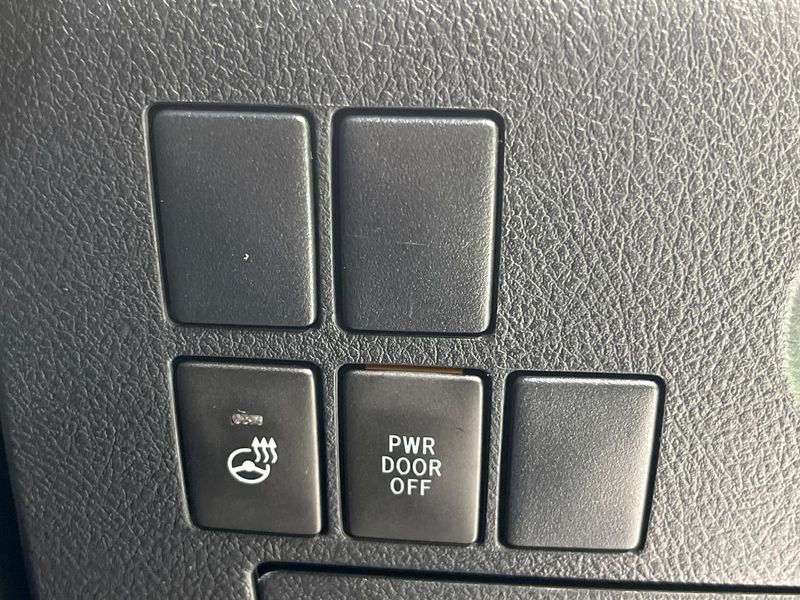 2017 Toyota Vellfire DBA-AGH35W (UW-6a9e29b0df2f4)[22]