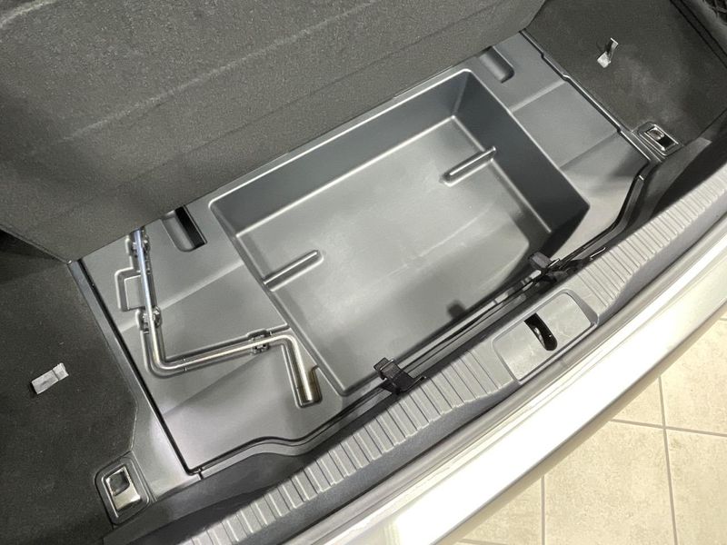 2015 Lexus GS DAA-AWL10 (UW-6a9e29c4e0fa6)[18]