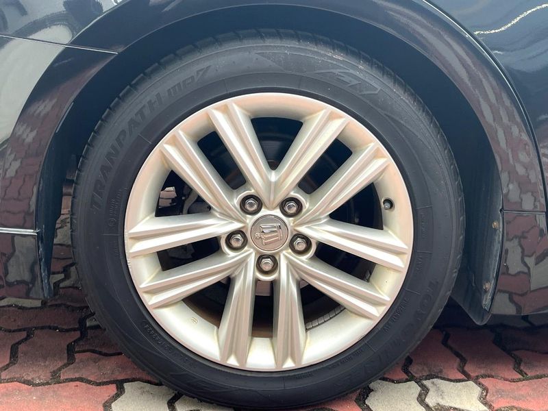 2013 Toyota Crown Hybrid DAA-AWS210 (UW-6a9e29c5a5d18)[16]