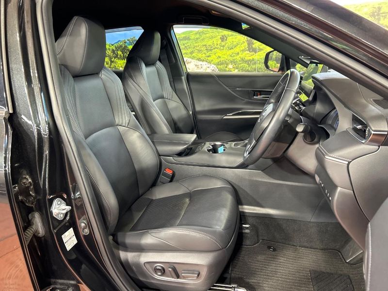 2021 Toyota Harrier Hybrid 6AA-AXUH80 (UW-6a9e29d442f79)[20]
