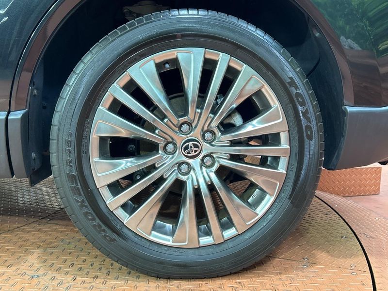 2021 Toyota Harrier Hybrid 6AA-AXUH80 (UW-6a9e29d442f79)[5]