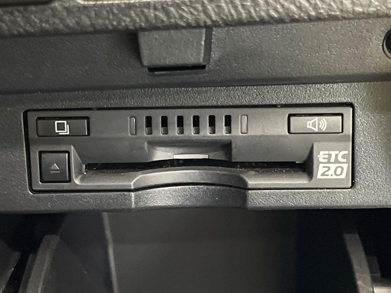 2020 Toyota Vellfire Hybrid 6AA-AYH30W (UW-6a9e29e3b2dbd)[21]