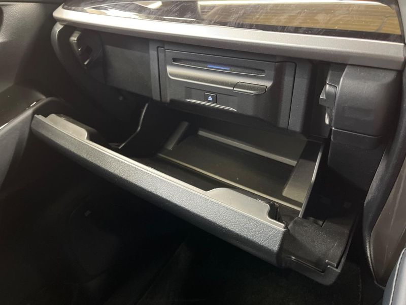 2020 Toyota Vellfire Hybrid 6AA-AYH30W (UW-6a9e29e3b2dbd)[25]