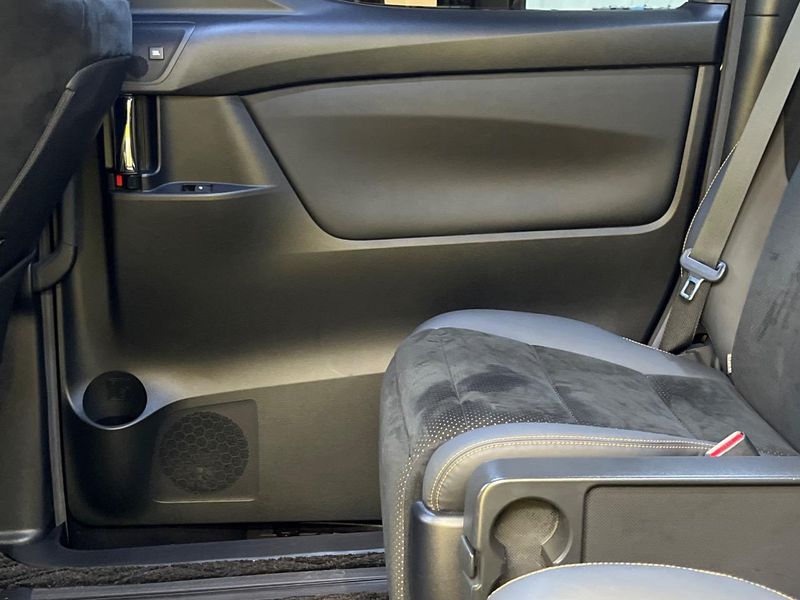 2020 Toyota Vellfire Hybrid 6AA-AYH30W (UW-6a9e29e3b2dbd)[13]