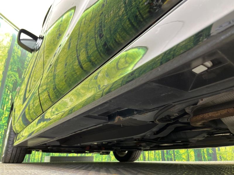 2010 Mazda Premacy DBA-CWEFW (UW-6a9e2a38b09e5)[24]