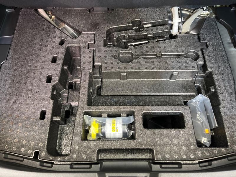 2021 Nissan Note 6AA-E13 (UW-6a9e2a55ef796)[25]