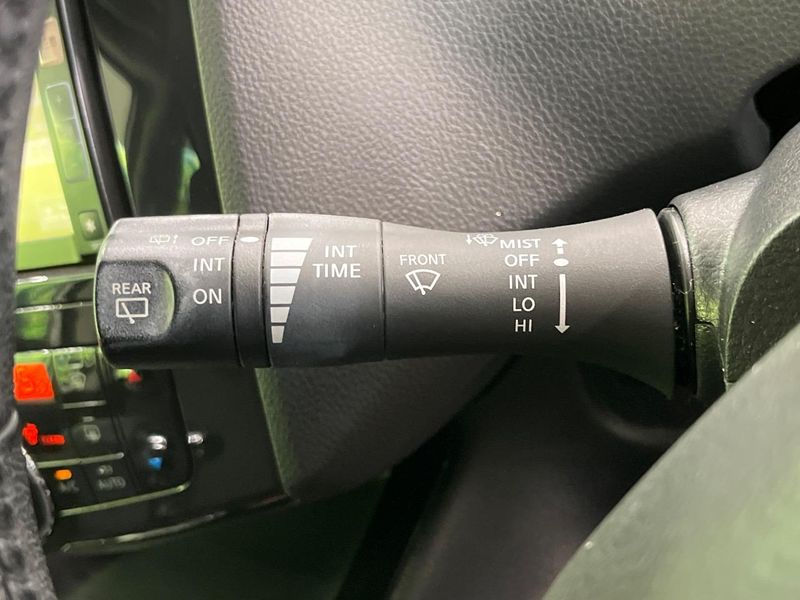 2012 Nissan Serena DBA-FC26 (UW-6a9e2a5a74170)[28]