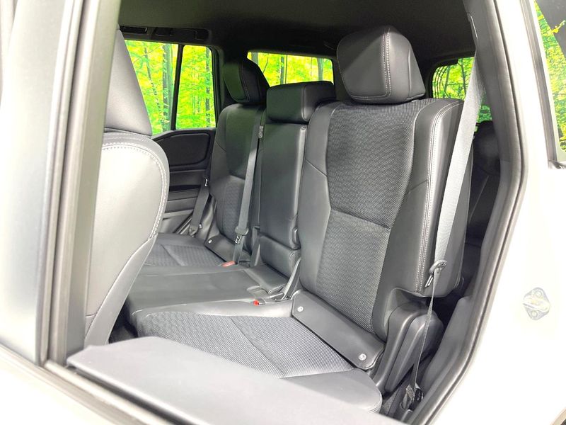 2025 Toyota Land Cruiser 250 3DA-GDJ250W (UW-6a9e2a72b3abc)[21]